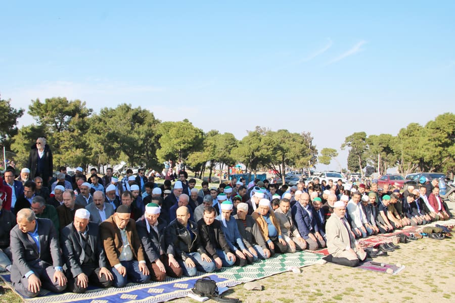 İzmir'in İlk Camiinde 637 Yıl Aradan Sonra Namaz Kılındı