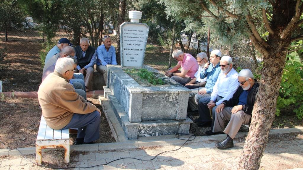 Ahmet Karakullukçu Hocamız Kabri Başında Anıldı