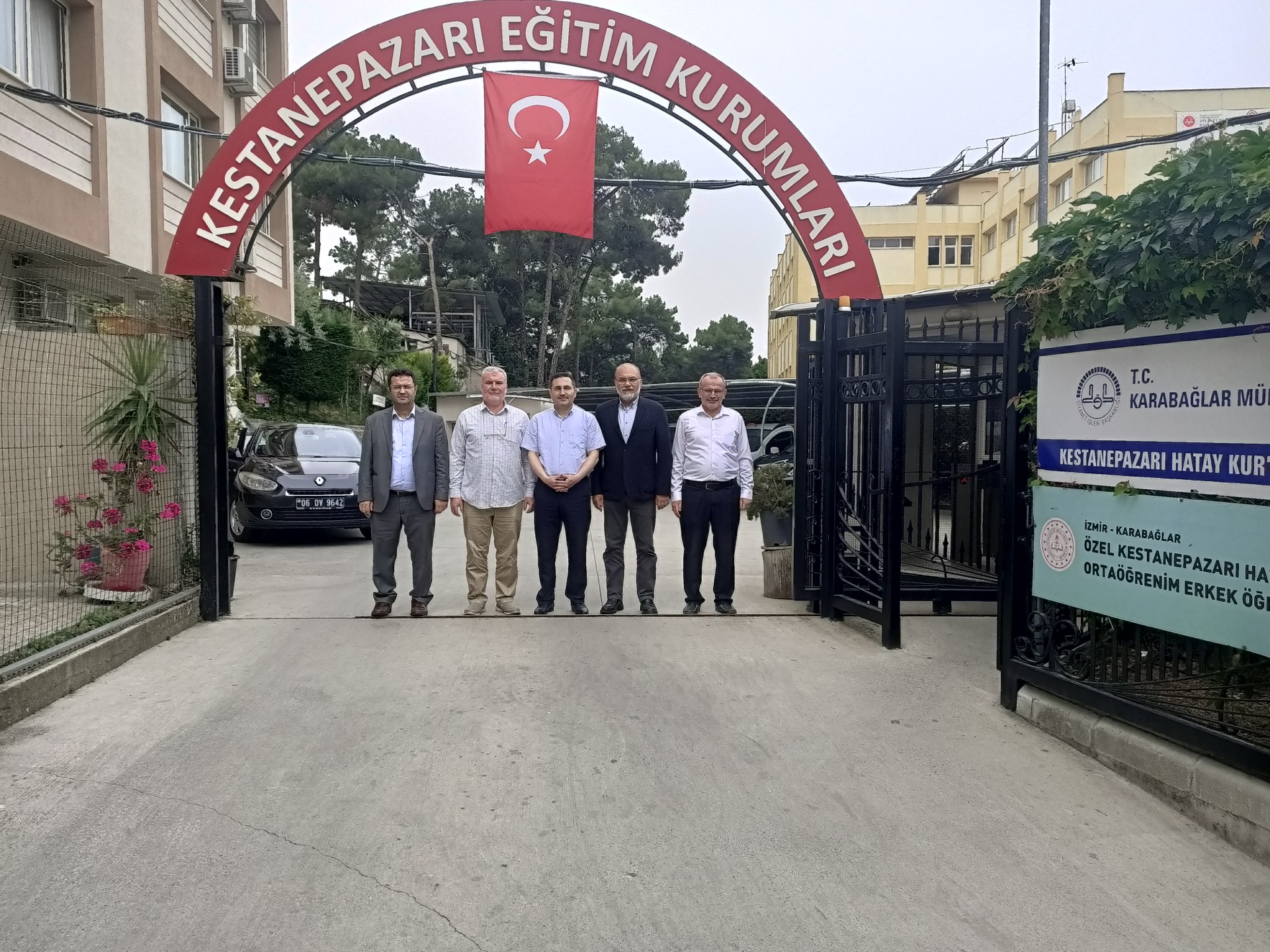 İzmir Dini Yüksek İhtisas Merkezi Müdürü Ahmet Şamil Ok Kestanepazarı’nı Ziyaret Etti.