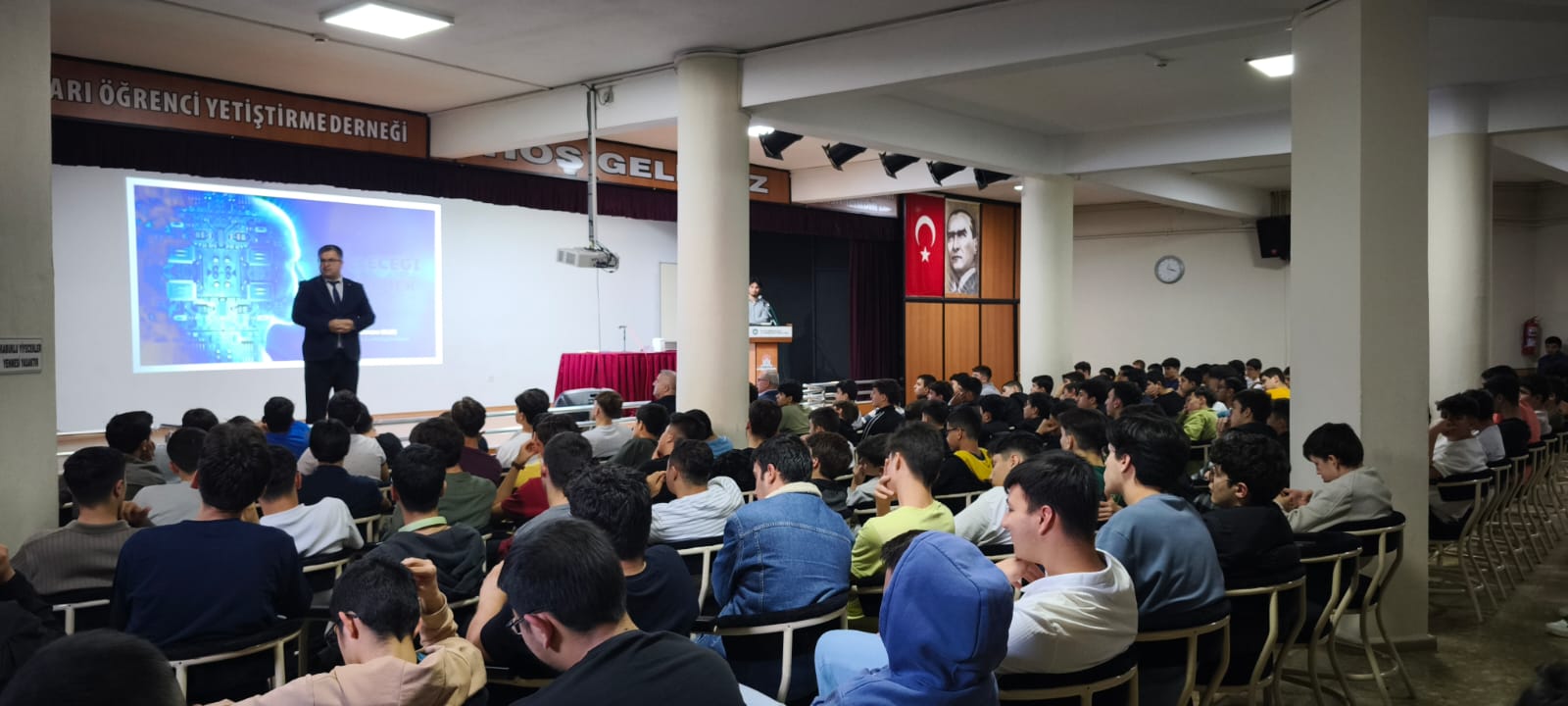 Mezunumuz Bergama İlçe Milli Eğitim Müdürü Ekrem Ulus Öğrencilerimizle Buluştu